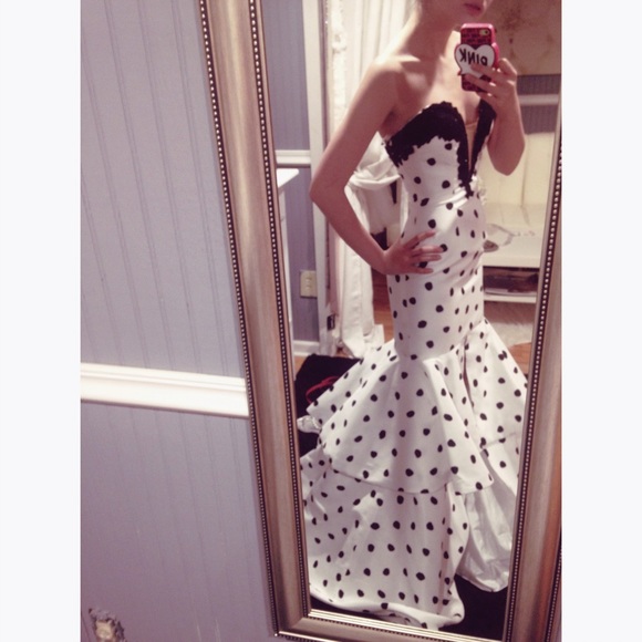 Rare Polka Dotted Sherri Hill Prom Dress🐼