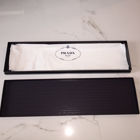 Prada Box - Picture 2 of 2