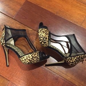 Cheetah print pump