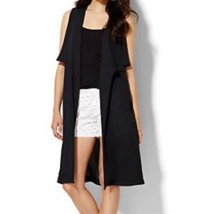 Draped fly away duster