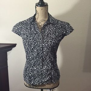 EUC Black & White Top Size 6P