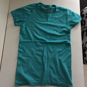 Green Lululemon swiftly tee.