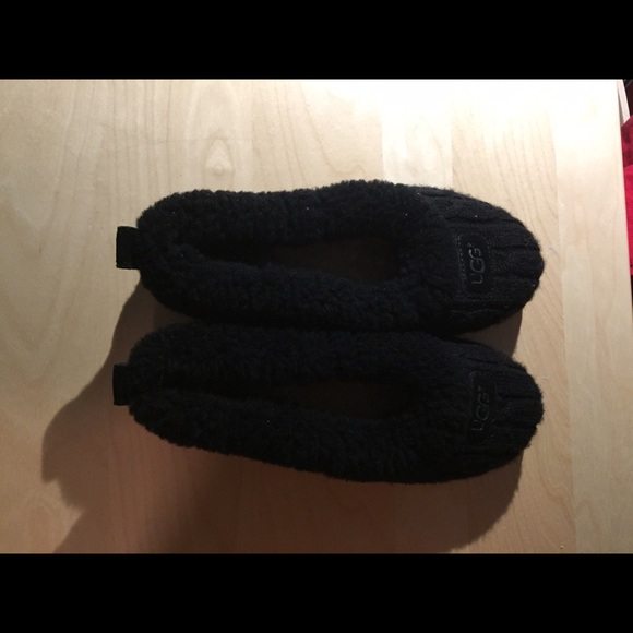 Black Knit Ugg Slippers