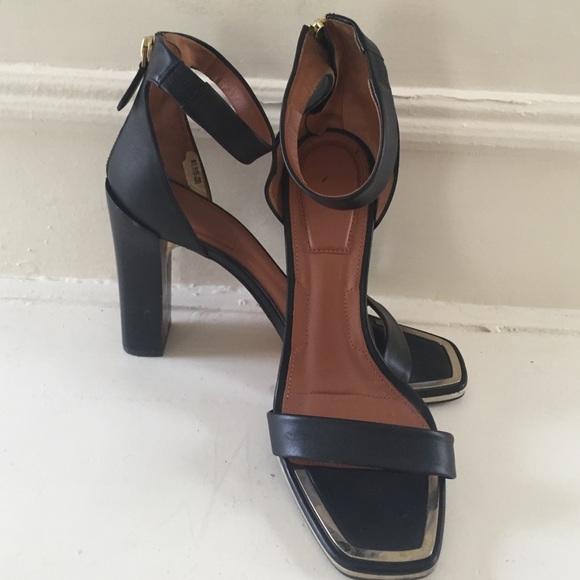 💢AUTHENTIC💢  Givenchy Sandals FINAL REDUCTION!!