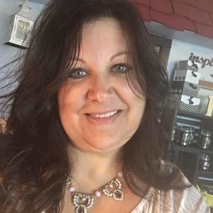Meet your Posher, Rayna