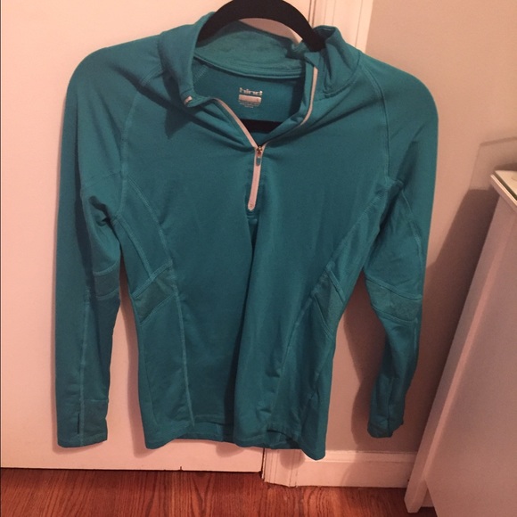 Hind 3/4 zip workout top