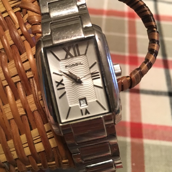 Fossil Watch With Date - image 2
