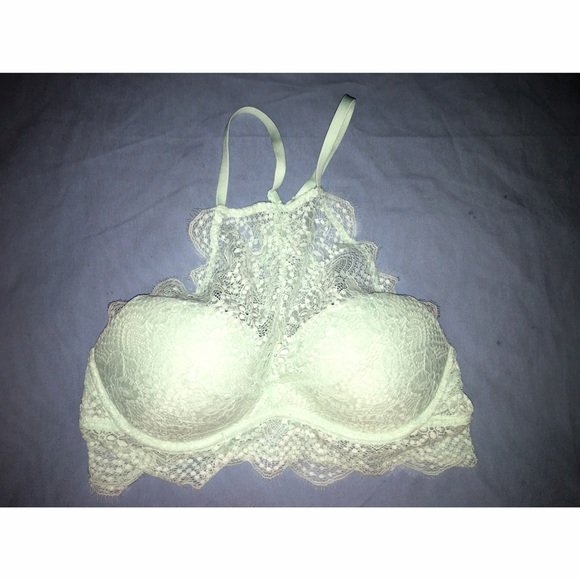 pink bra .