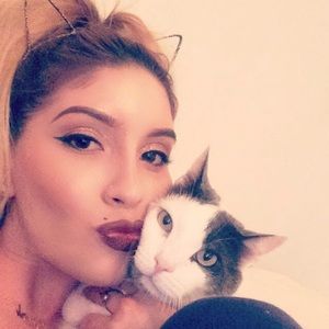 Meet your Posher, Pearl