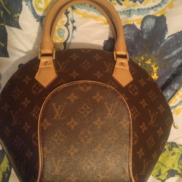 Authentic Louis Vuitton purse