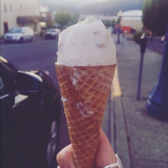 Meet your Posher, Anna