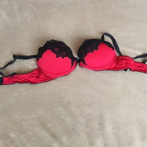 H&M bra. Red and black lace. Size 34B