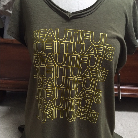 💕Beautiful 💕 T shirt Brand new retail $40 - Picture 2 of 4