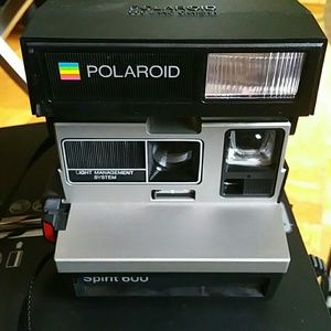Polaroid 600 Land Camera - Light management system