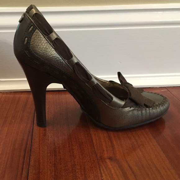 Metallic Army Green BCBG Pump - Picture 4 of 4