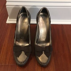 Metallic Army Green BCBG Pump