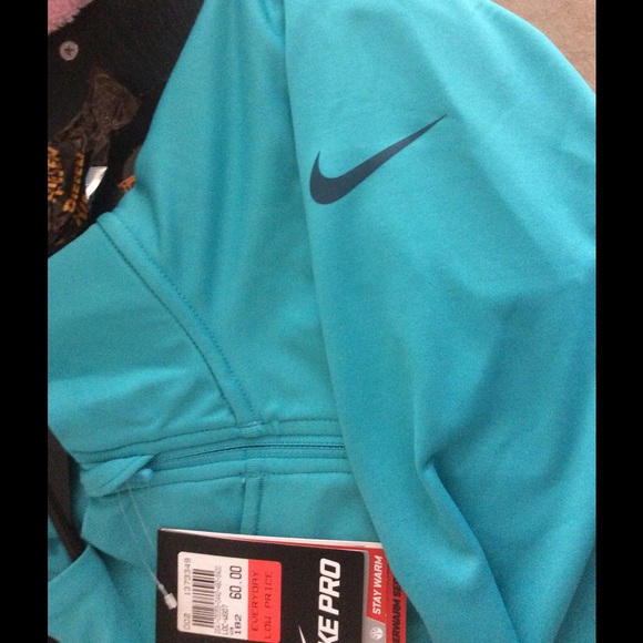 NWT Nike Pro 1/4 Zip - Picture 2 of 2