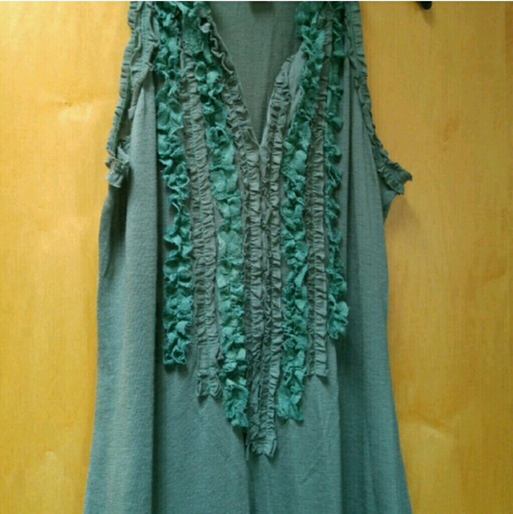 Green sleeveless ruffle front dress