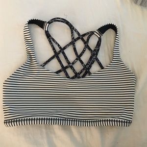 Lululemon free to be sports bra size 4