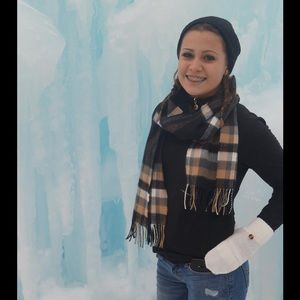 Meet your Posher, Carrie