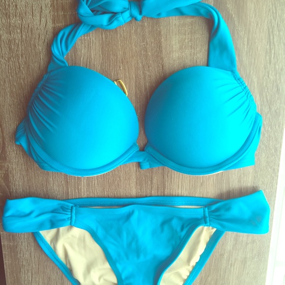 Victoria's Secret bombshell swimsuit