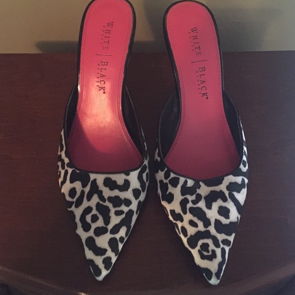 Size 10 White House/Black Market slip on
