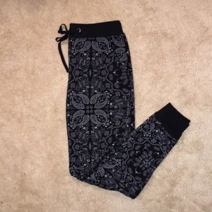 Bandana print joggers with drawstring.