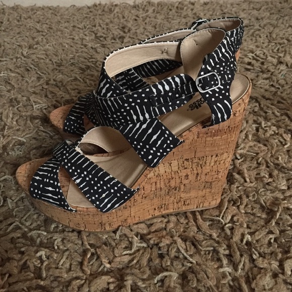 Black and white wedges, cork bottoms - Picture 2 of 4