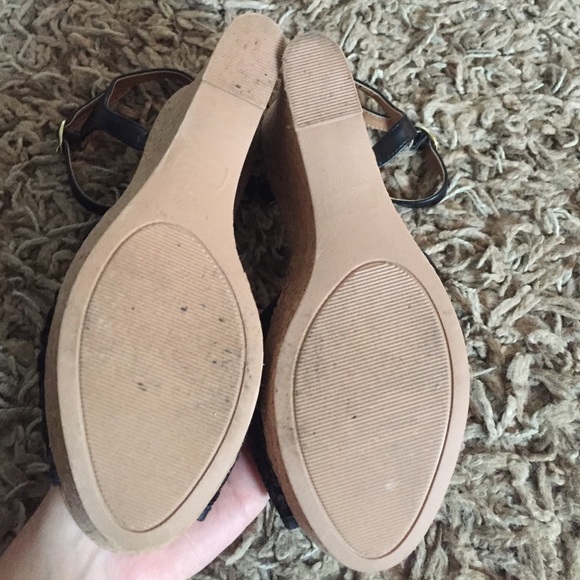 Black lace wedges with cork bottoms - Picture 3 of 4