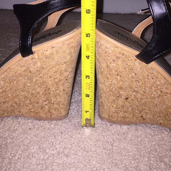 Black lace wedges with cork bottoms - Picture 4 of 4