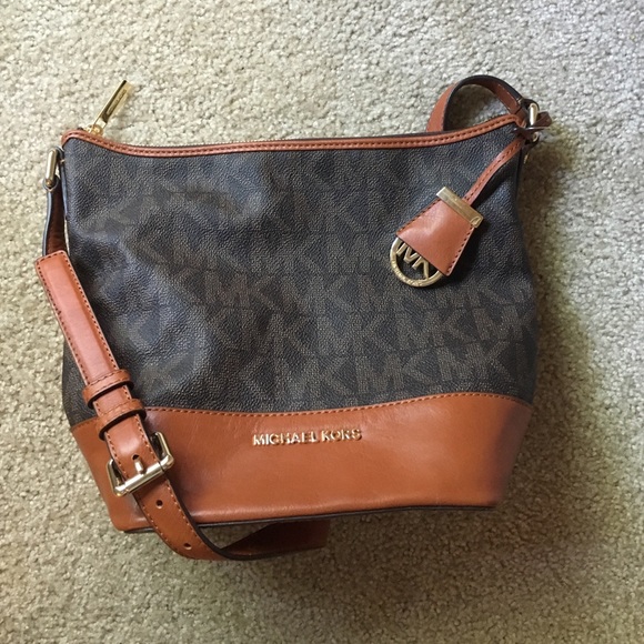 MICHAEL Michael Kors Handbags - Michael Kors Bedford Bag❗️MAKE ME AN OFFER❗️