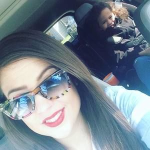 Meet your Posher, Olivia