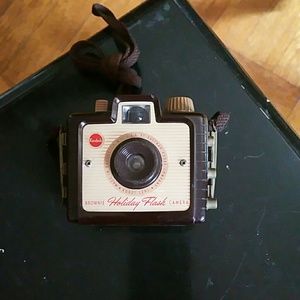 Kodak Brownie holiday flash camera