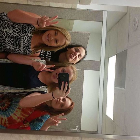 Meet your Posher, Taylor - Picture 1 of 1