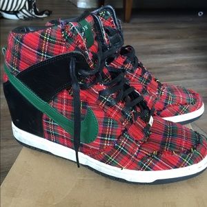 Women's NIKE Dunk Sky Hi City FW QS *size 8.5*