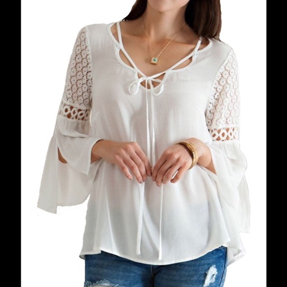 SPLIT SLEEVE FLORAL CROCHET DETAILED TOP - Picture 4 of 8