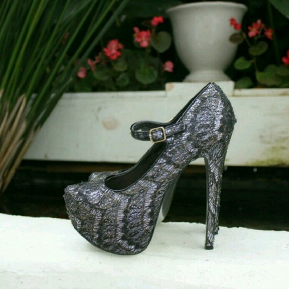 💕💕 SEXY H By Halston Sequin Heels 💕💕 - Picture 3 of 3