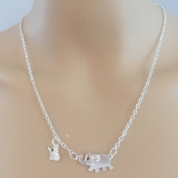 Silver Plated Elephant Necklace(Nwt)🎉SALE 🎉 - Picture 3 of 4