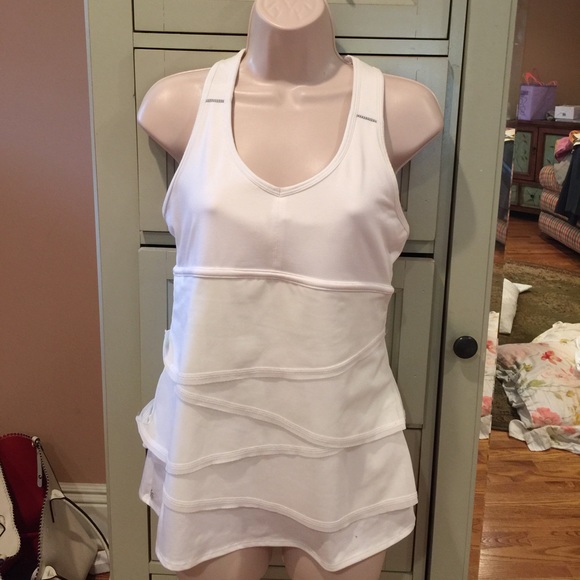 Athleta white tank top, Nwot size medium