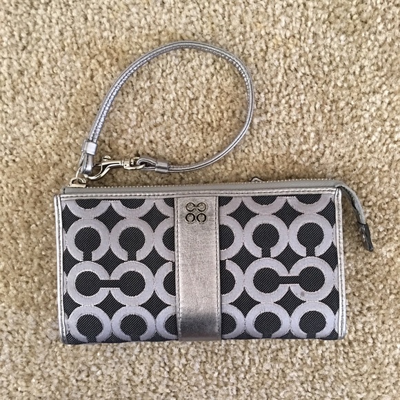 Coach wristlet wallet