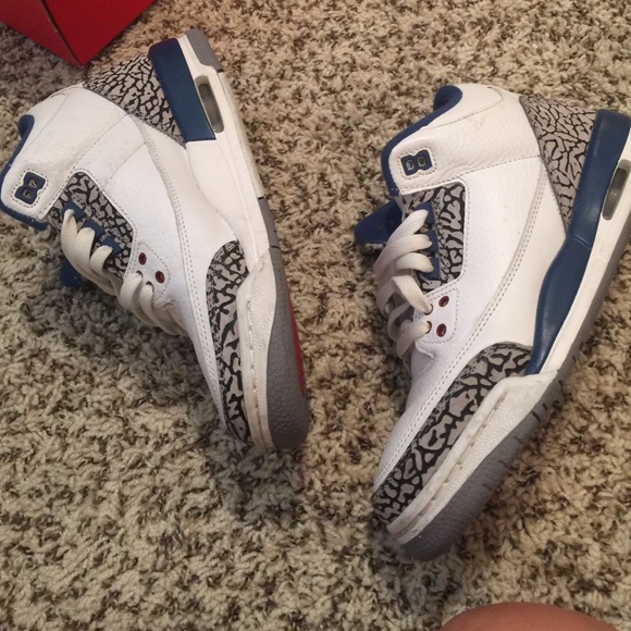Jordan 3s - Picture 3 of 3
