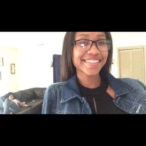 Meet your Posher, Alexus