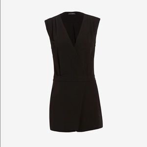 Decker mila romper NWOT