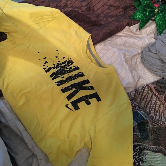 Nike tshirt