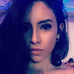 Meet your Posher, Mariela