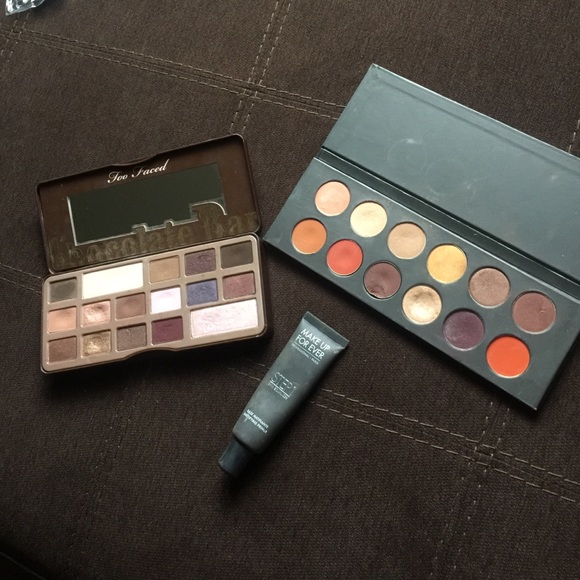 Shadow bundle with face primer