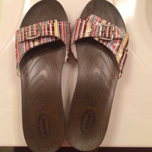 Cute and comfy Dr. Scholl's buckle slides!
