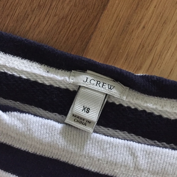 J crew sweatshirt type material shirt. - Picture 2 of 2