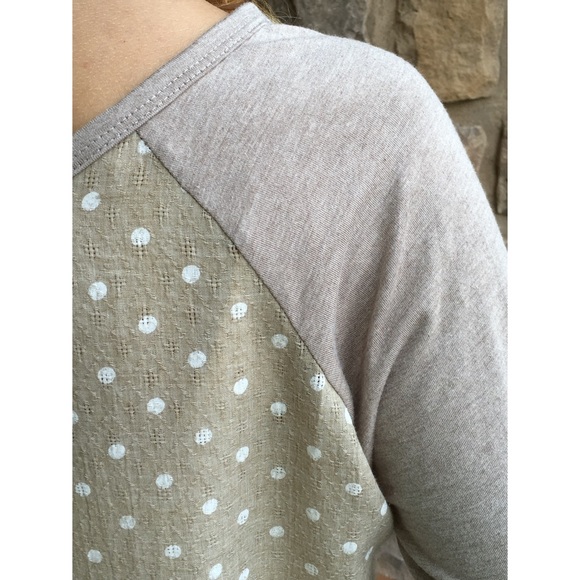 Monochromatic Polka Dot Blouse - Picture 4 of 4