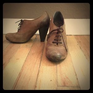 Vintage style Aldo heels